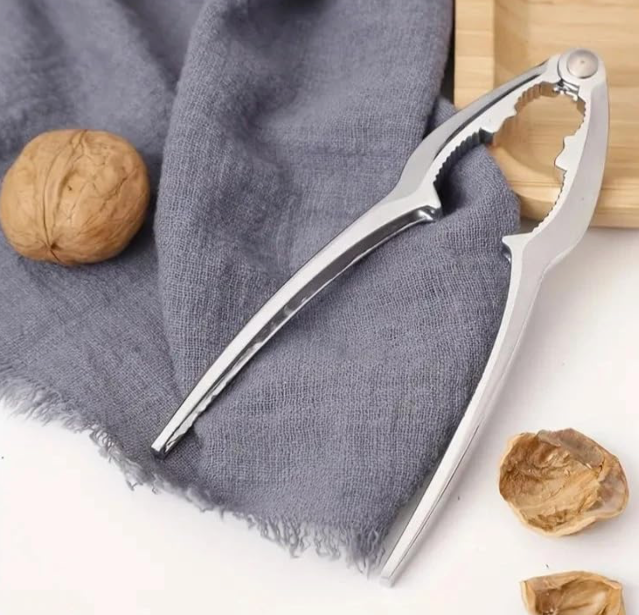 Cuisinox Heavy Duty Nut and Seafood Cracker